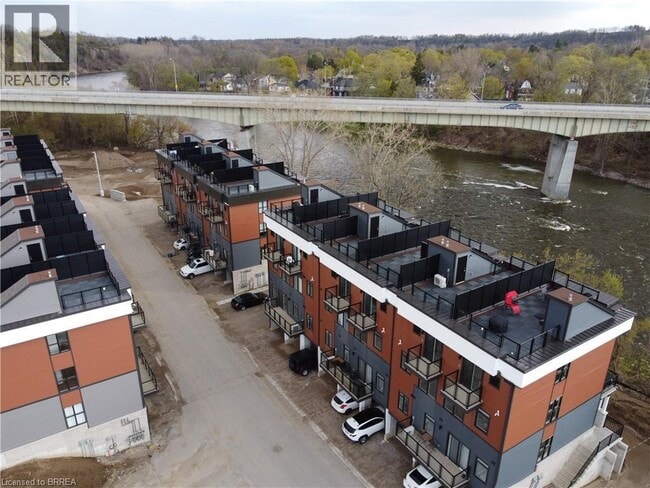 Photo du bâtiment - 2 Willow St