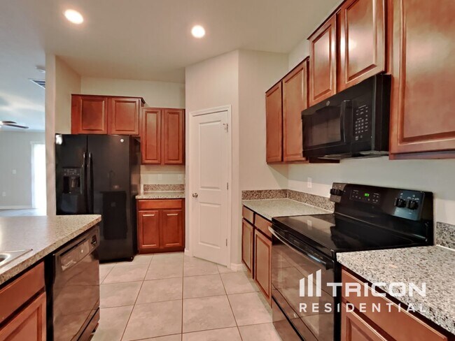 Building Photo - 8519 Hunters Fork Loop Ruskin FL