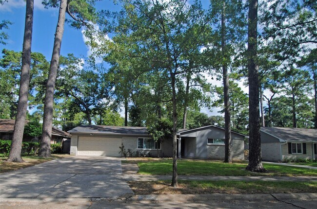 Foto del edificio - 10034 Cedardale Dr