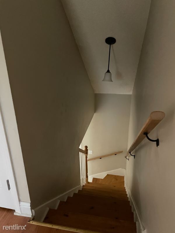 Building Photo - 2 br, 1.5 bath Townhome - 629 Joe Farris