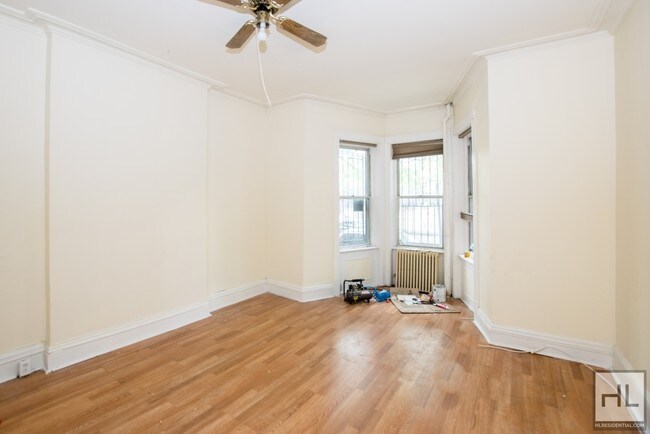 Foto del edificio - 306-305 5th Ave