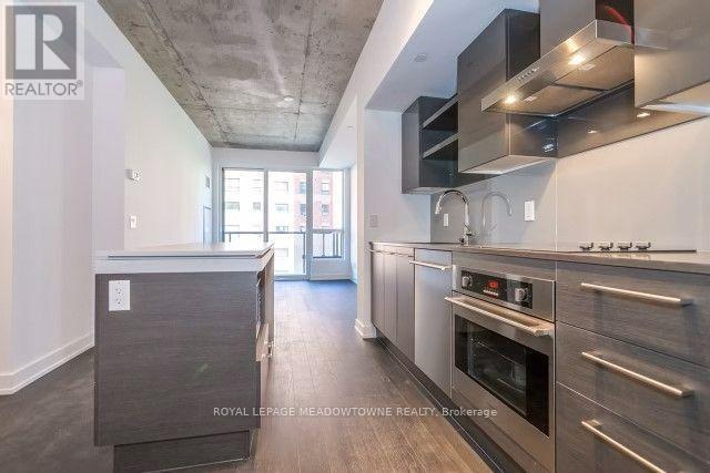 Photo du bâtiment - 1030 King St W
