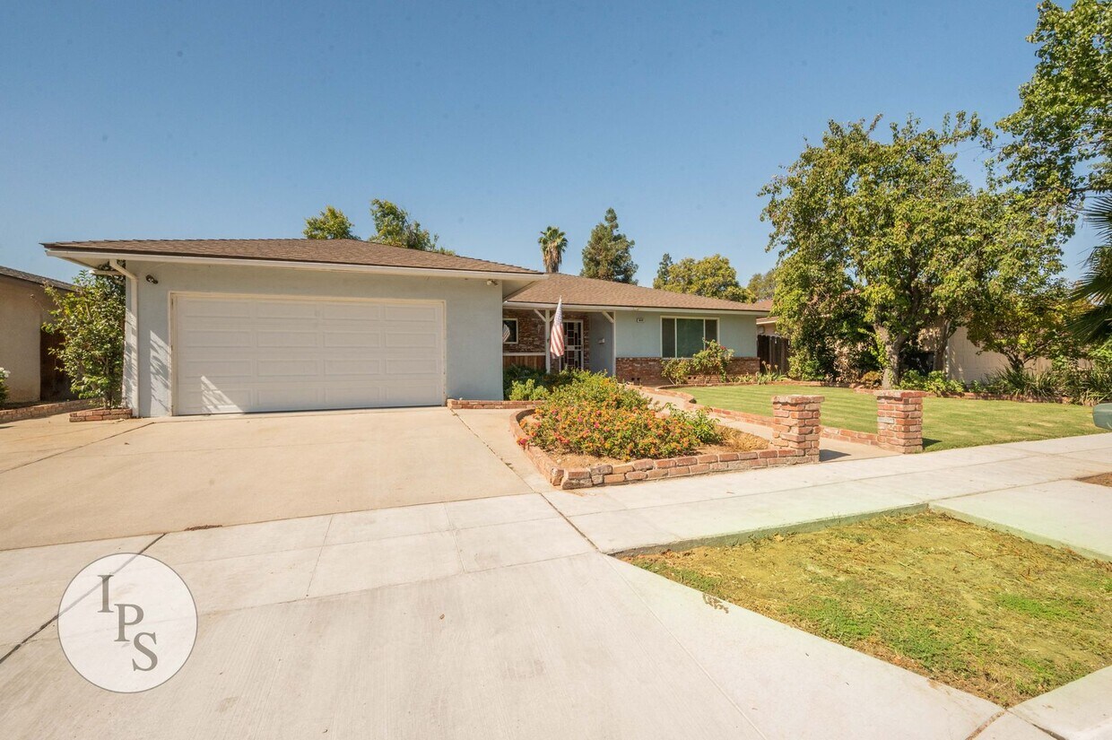 Primary Photo - N.E. Fresno Home, 3BR/2BA, Updated Kitchen...