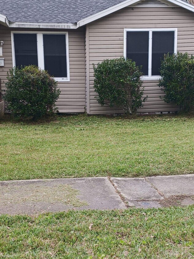 Foto del edificio - 3 br, 1 bath House - 854 Mackinaw Street