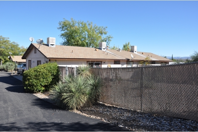 Building Photo - 1641 E Aspen St