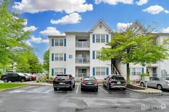 Building Photo - 1331 Waterford Dr