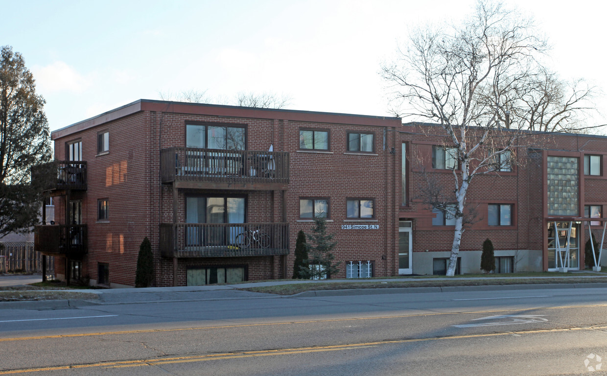 Building Photo - 941 Simcoe Street North