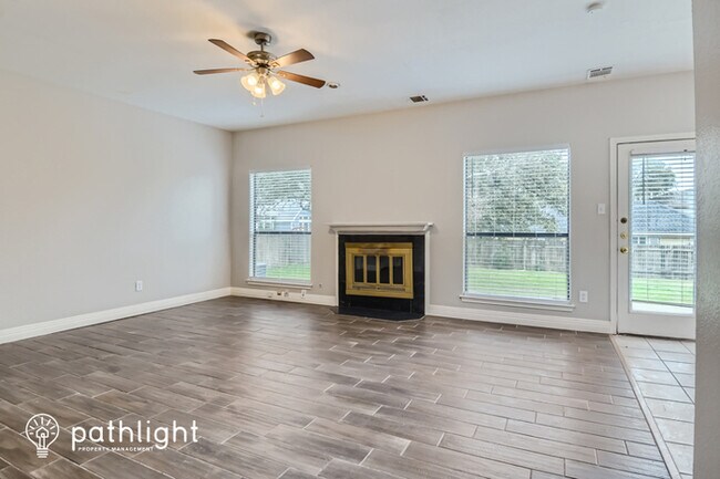 Foto del edificio - 1401 Deepwoods Trail, Leander, TX, 78641