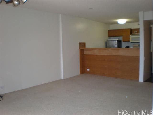 Building Photo - 60 N Beretania St