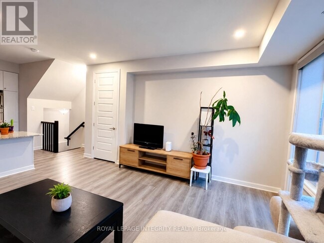 Building Photo - 513 Ozawa Private
