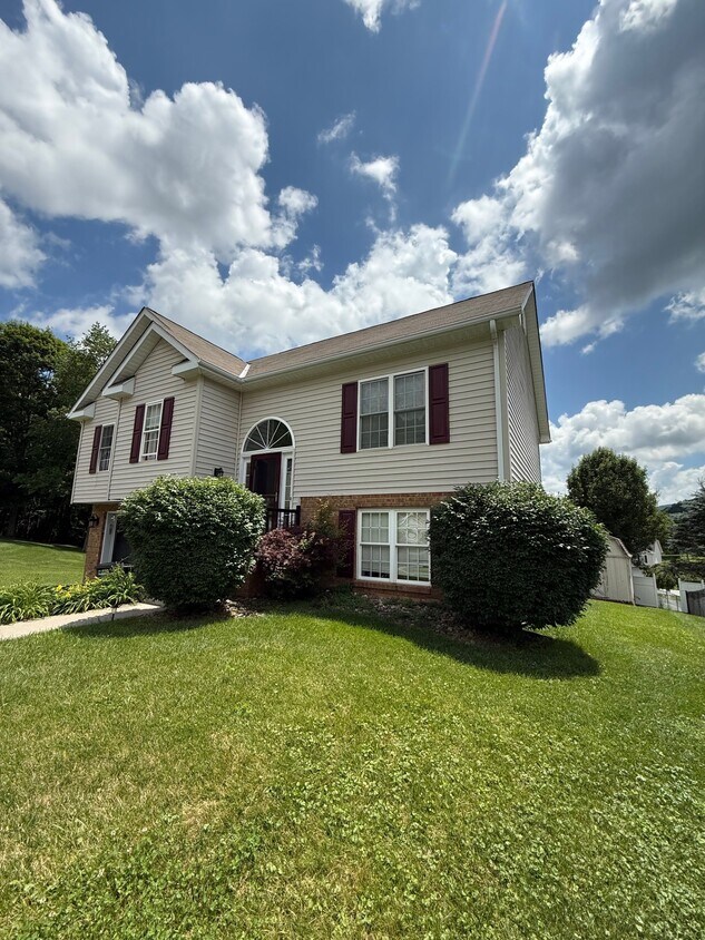 Foto principal - 476 Brandon Dr