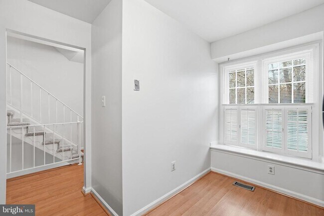 Foto del edificio - 7923 Pebble Brook Ct