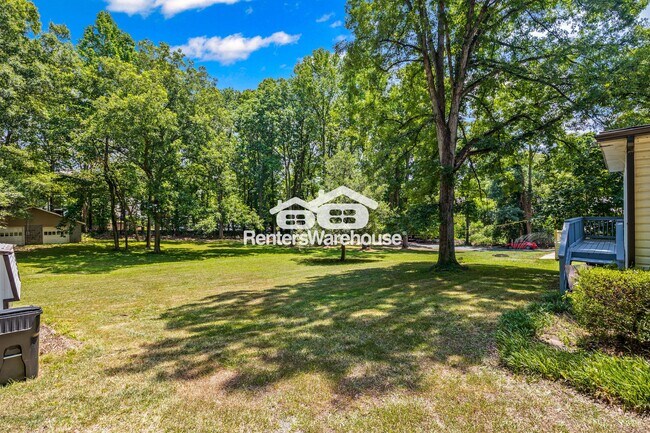 Foto del edificio - 5025 Lochlain Dr