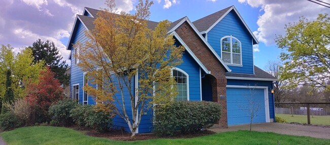 Building Photo - **$500 OFF YOUR FIRST FULL MONTH'S RENT!**...