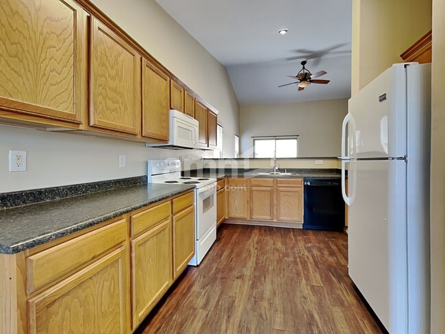 Building Photo - 7202 S 45th Ave