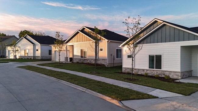 Building Photo - The Collection at Gretna Landing