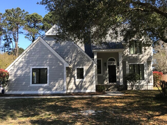 Building Photo - 746 Dragoon Dr