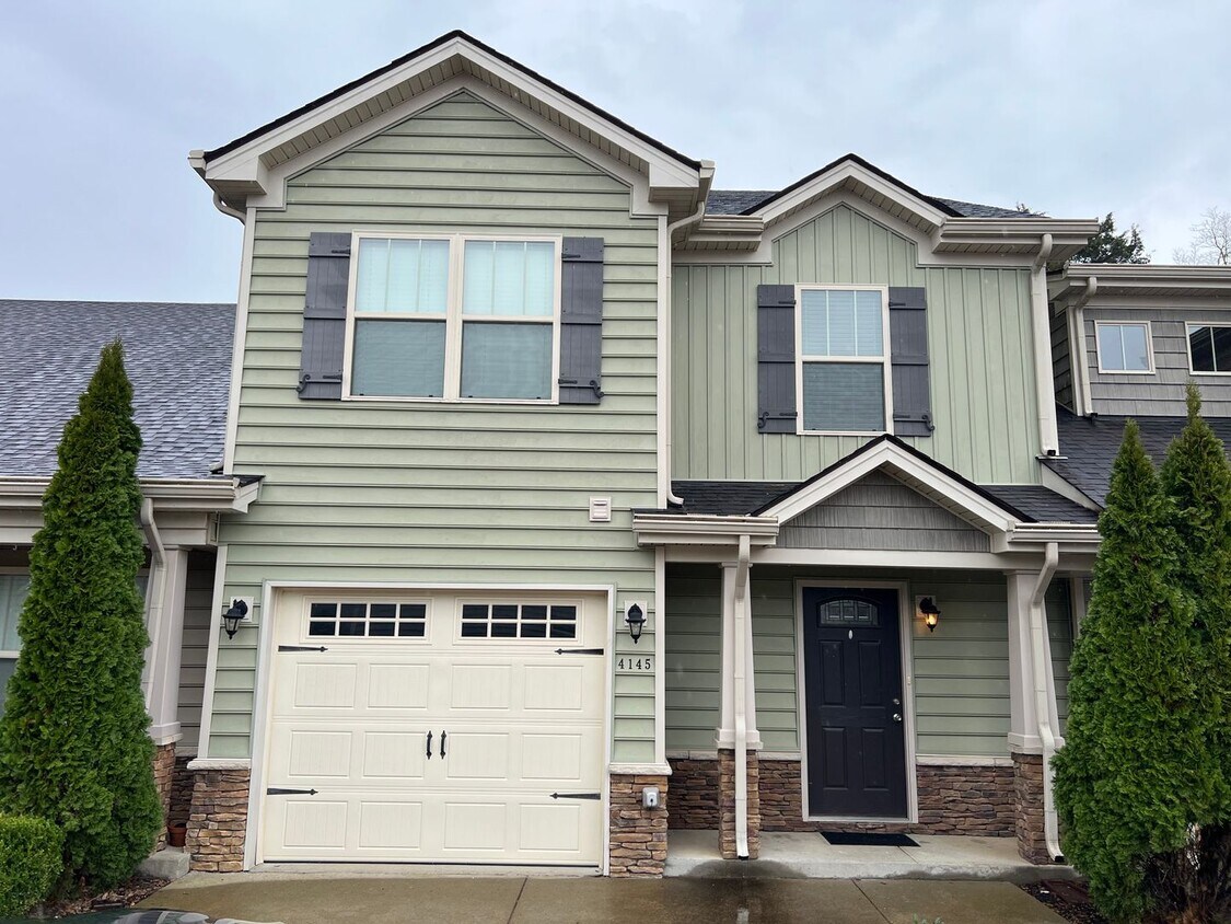 Foto principal - 4145 Sunday Silence Way - Puckett Downs