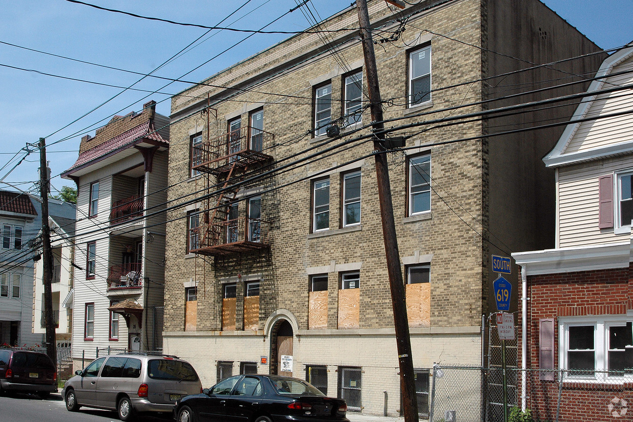 Building Photo - 21-23 Stuyvesant Ave