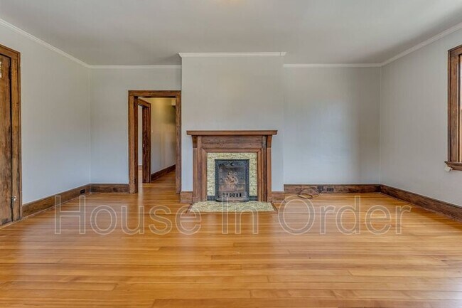 Foto del edificio - 131 W Chestnut St
