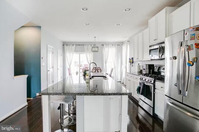Foto del edificio - 22517 Phillips St