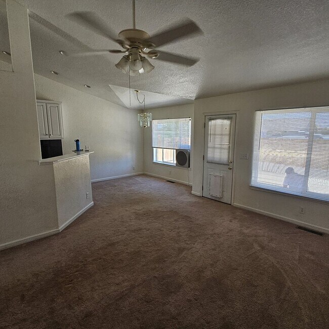 Building Photo - 3 bedroom home in Mason Valley's  Walker R...