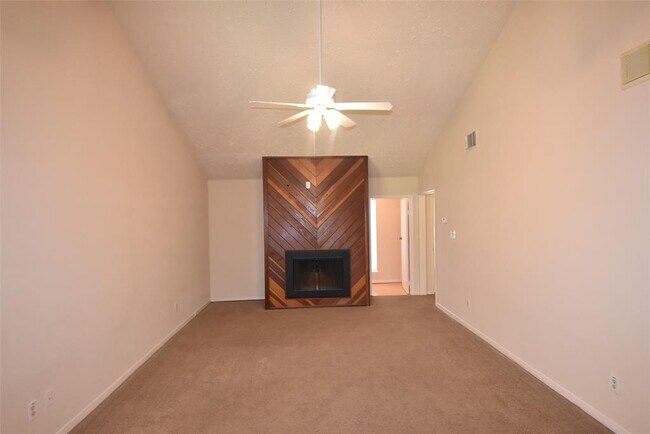 Foto del edificio - 1138 River Rock Dr