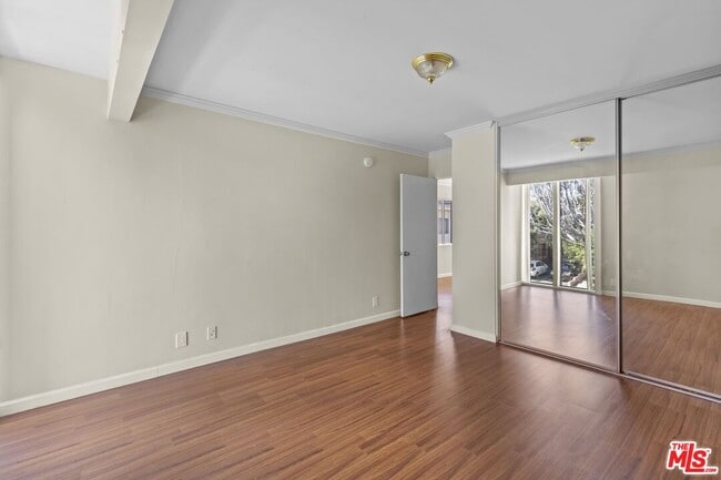 Foto del edificio - 1233 Barry Ave