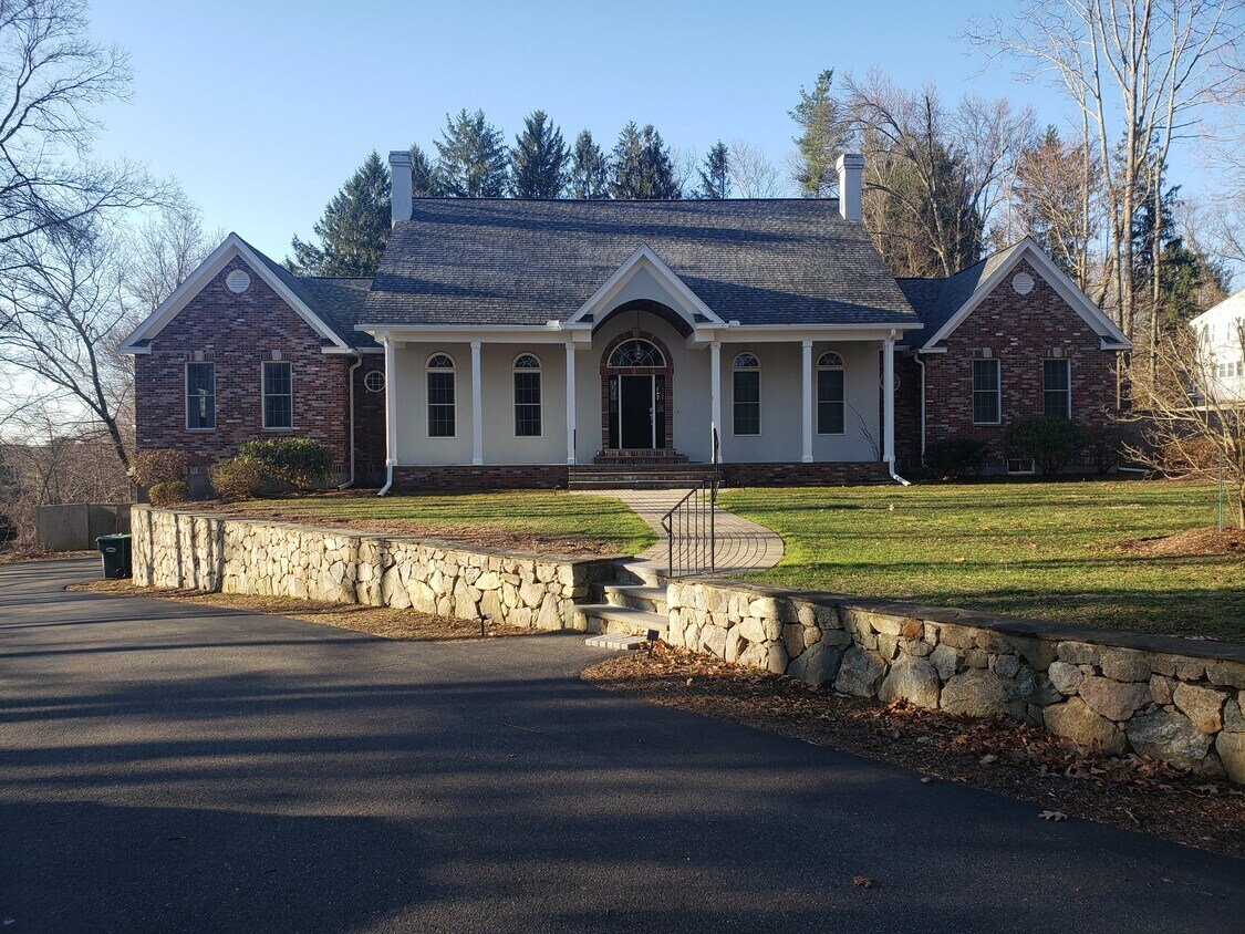 8 Clemmons St, Southborough, MA 01772 House for Rent in Southborough