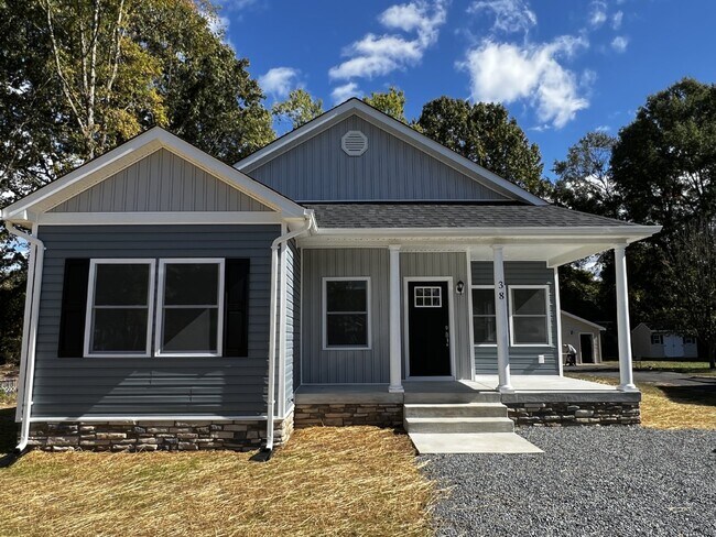 Building Photo - 38 Meadow View Ln