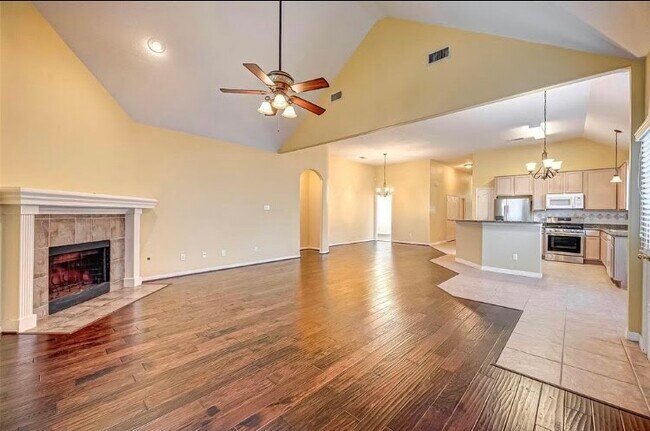 Building Photo - 1710 Park Forest Dr
