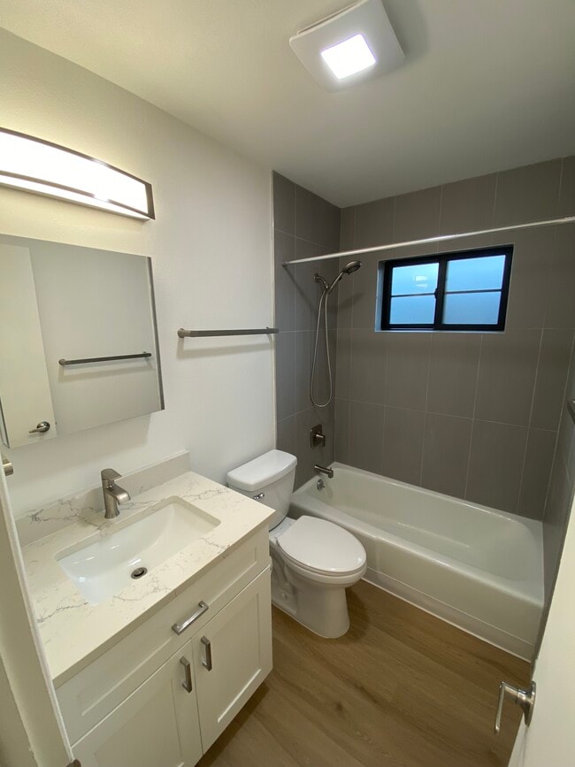 baño - 1108 Constitution Ave