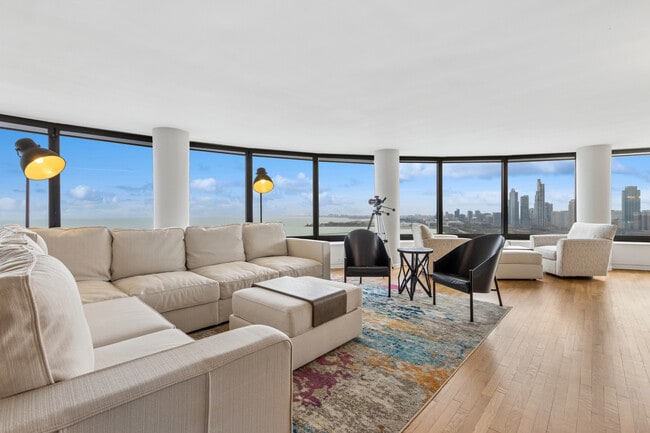 Foto del edificio - 155 N Harbor Dr