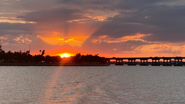 Foto del edificio - Waterfront Paradise