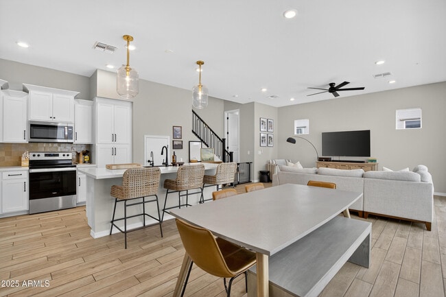 Foto del edificio - 1567 E Shannon St