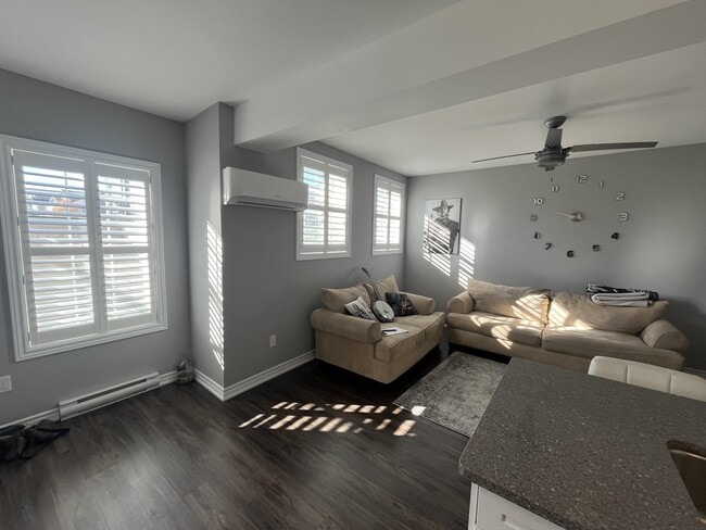 Building Photo - 450 Lonsberry Dr