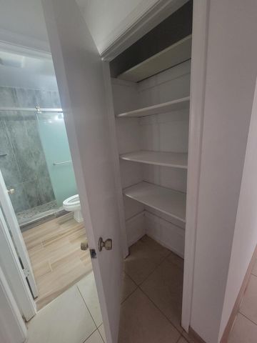 Foto del edificio - 9285 Green Meadows Way