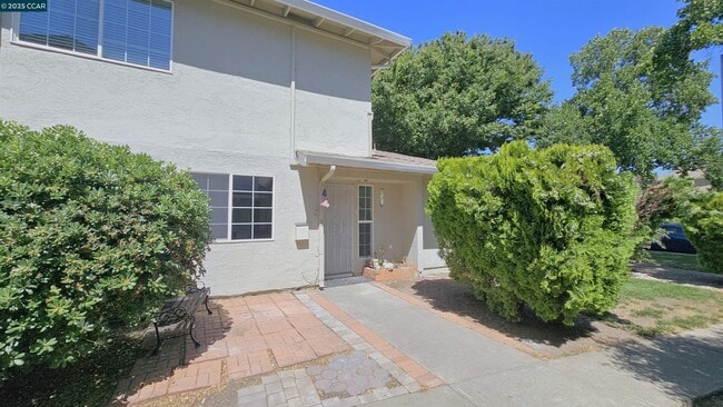 Building Photo - 1446 Del Rio Cir