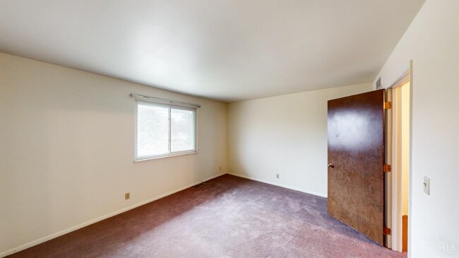 Building Photo - 12 Wesleyan Ct