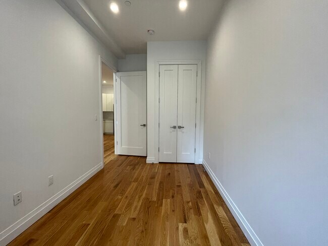 Foto del edificio - 315 W 103rd St