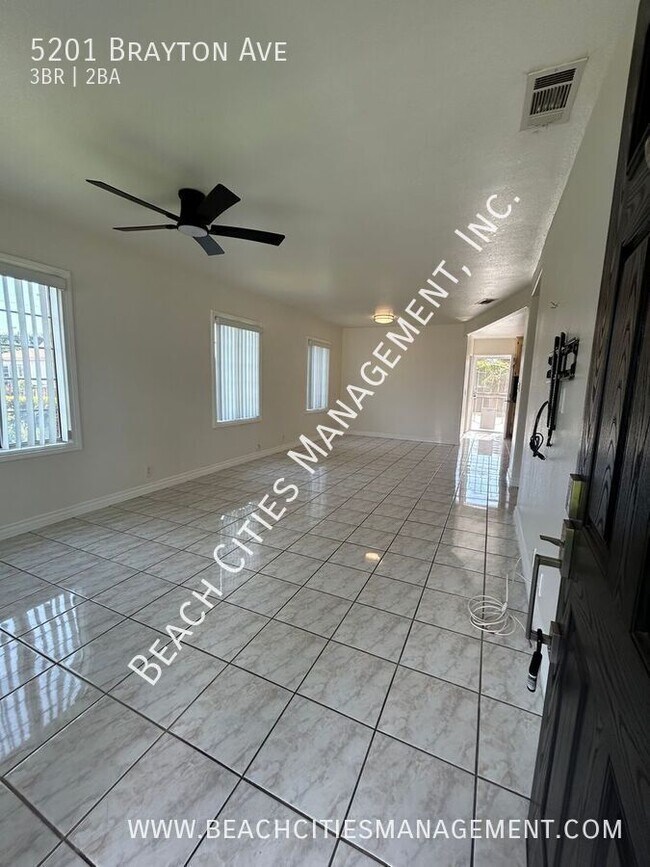 Foto del edificio - 5201 Brayton Ave