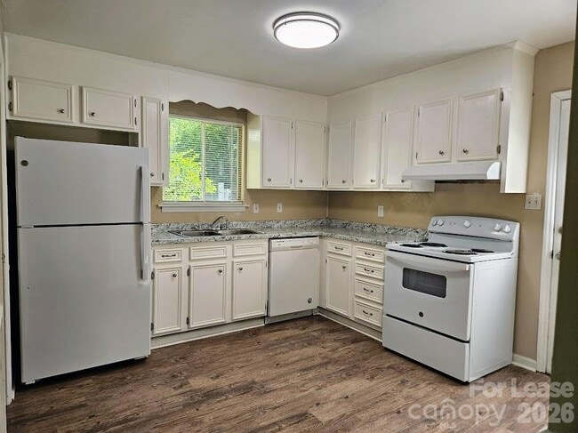Foto del edificio - 6815 Water Mill Ct
