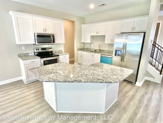 Building Photo - 4 br, 2.5 bath House - 5528 Tucker Landing