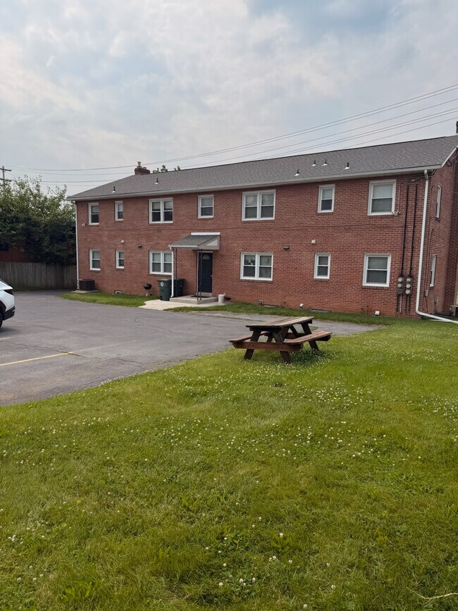 Foto del edificio - 338 S Jefferson St