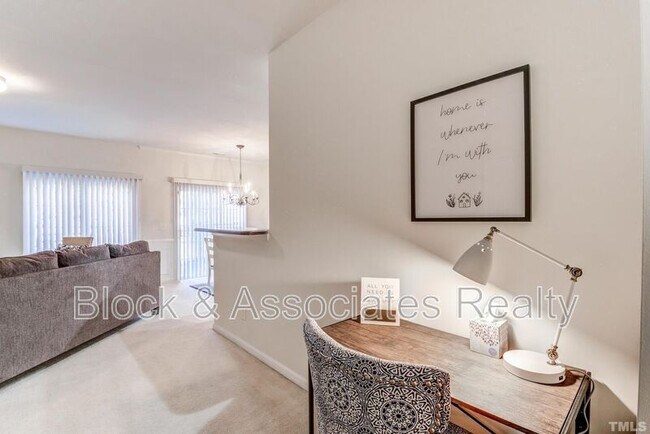 Foto del edificio - 708 Mardonie Reach Ln