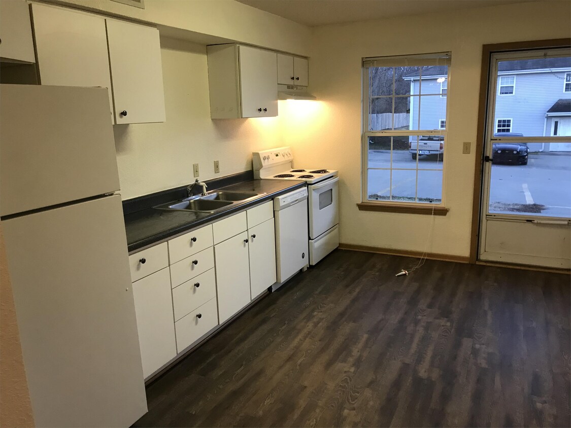 Foto principal - 714 Deerbrook Cir