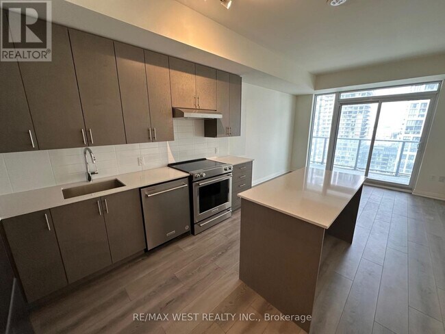 Photo du bâtiment - 8960 Jane St