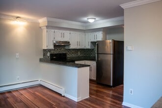 Building Photo - 678 Savin Ave Building Photo - 678 Savin Ave