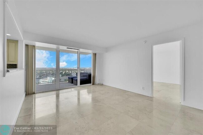 Building Photo - 2841 N Ocean Blvd