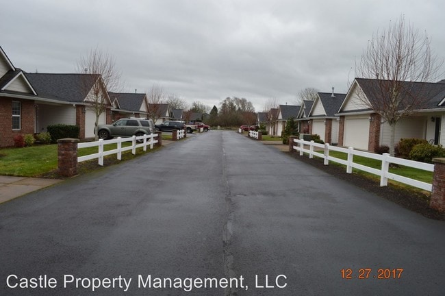 Building Photo - 3 br, 2 bath House - 893 Wassom C